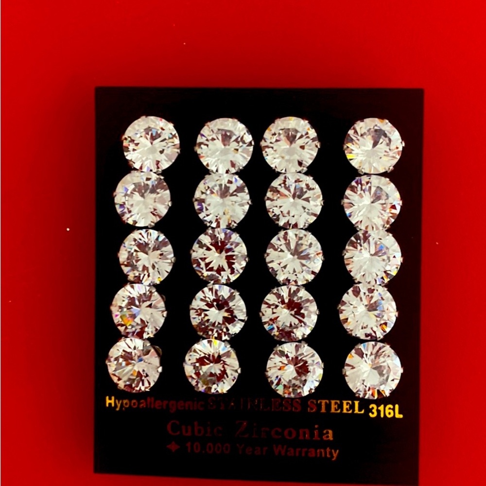 Pack of cubic zirconia studs. 1 centimetre in diameter